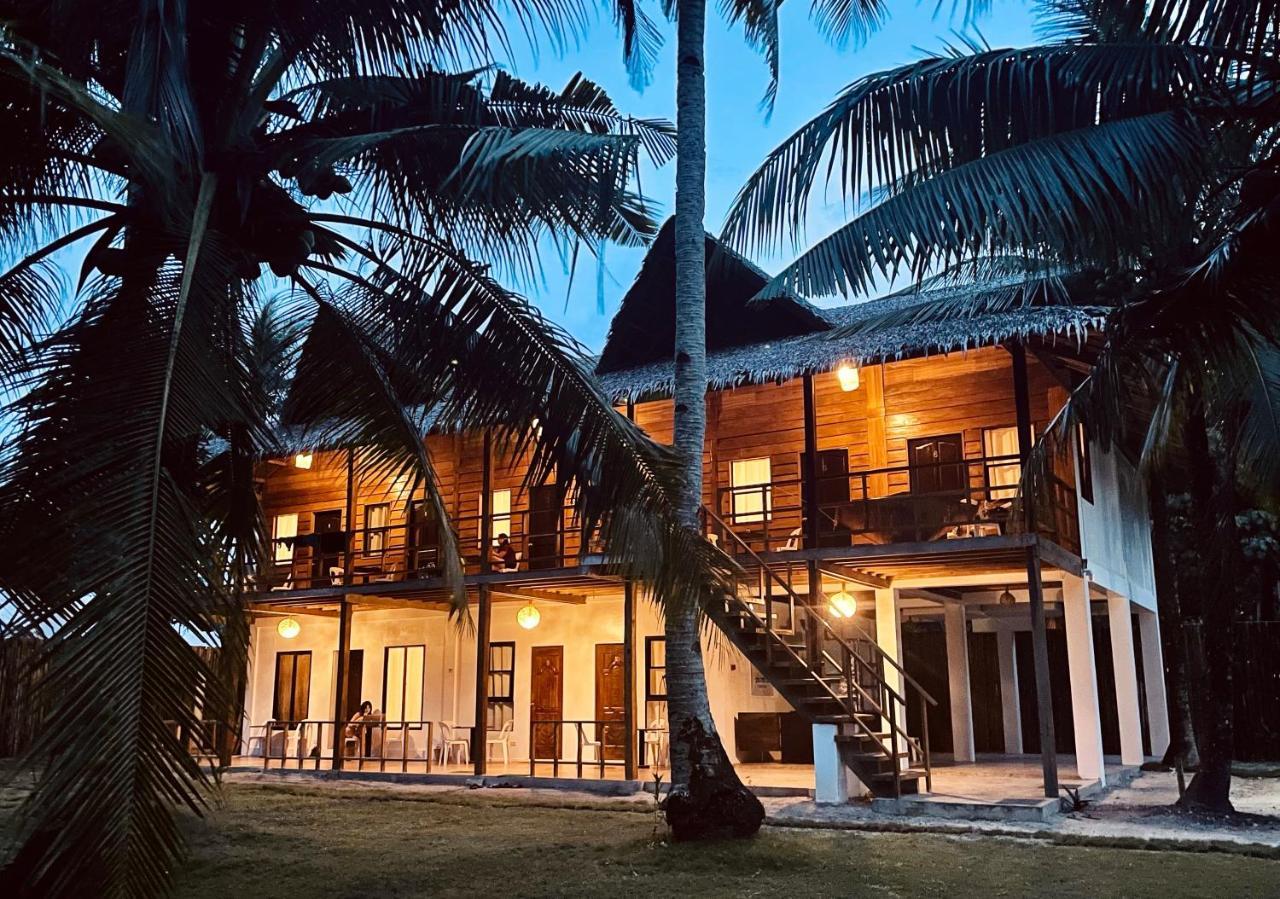Siargao Sunflower Suites جنرال لونا المظهر الخارجي الصورة