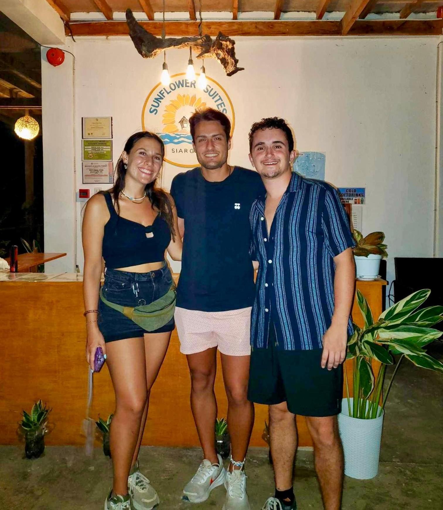 Siargao Sunflower Suites جنرال لونا المظهر الخارجي الصورة