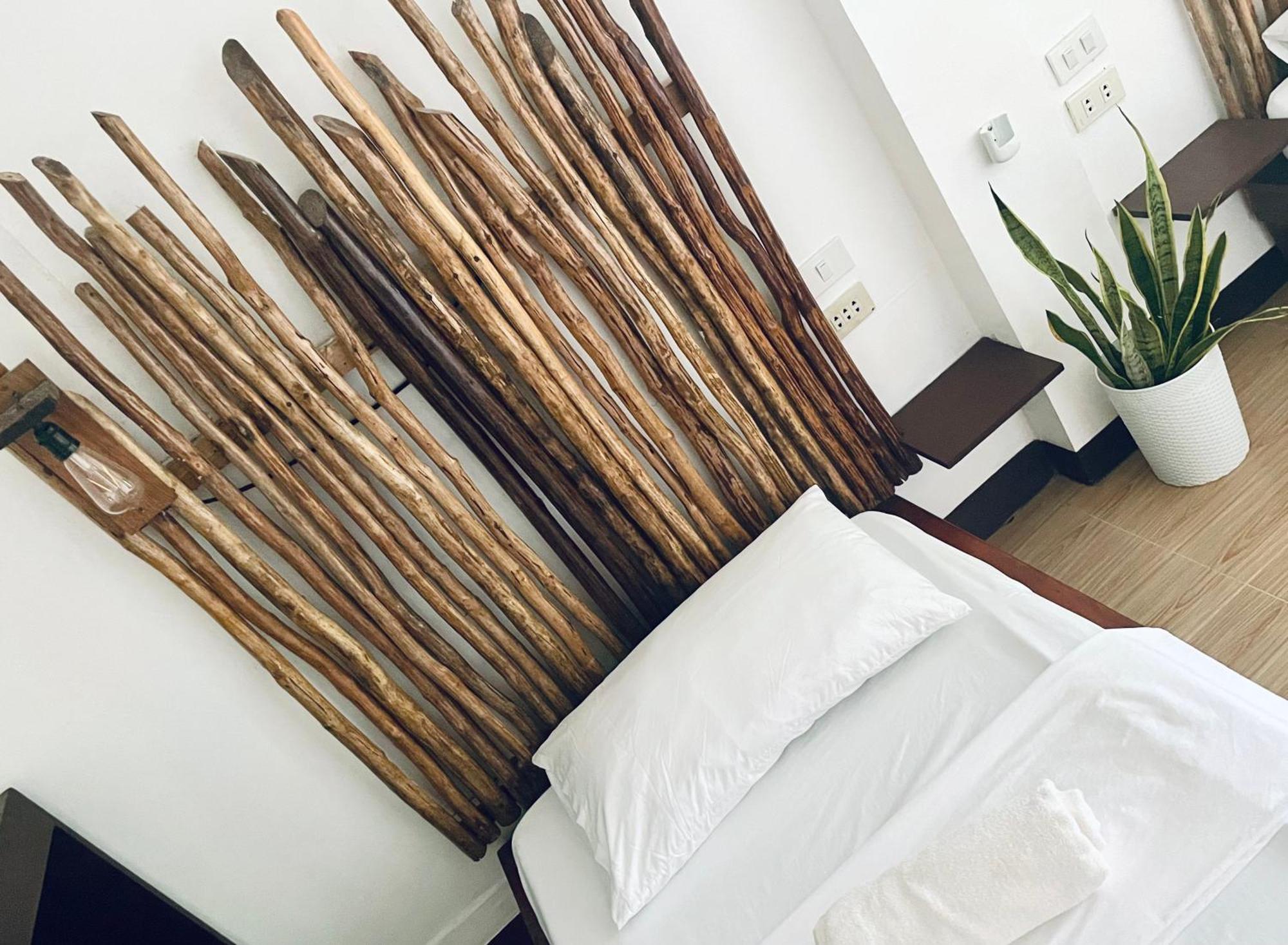 Siargao Sunflower Suites جنرال لونا المظهر الخارجي الصورة
