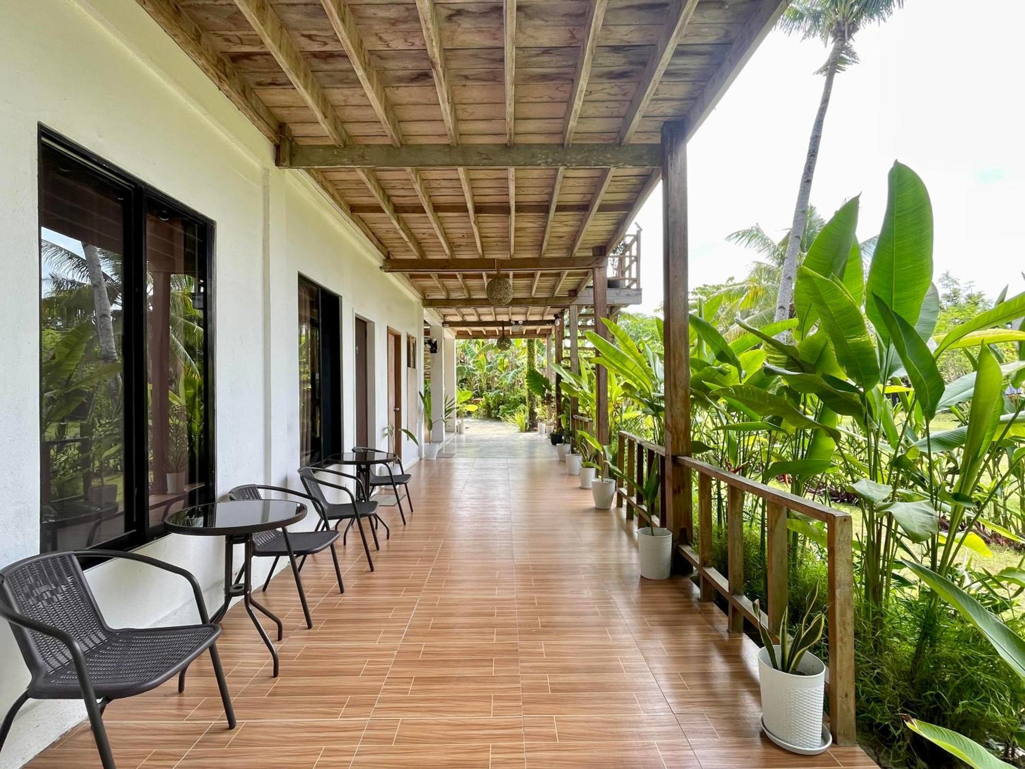 Siargao Sunflower Suites جنرال لونا المظهر الخارجي الصورة