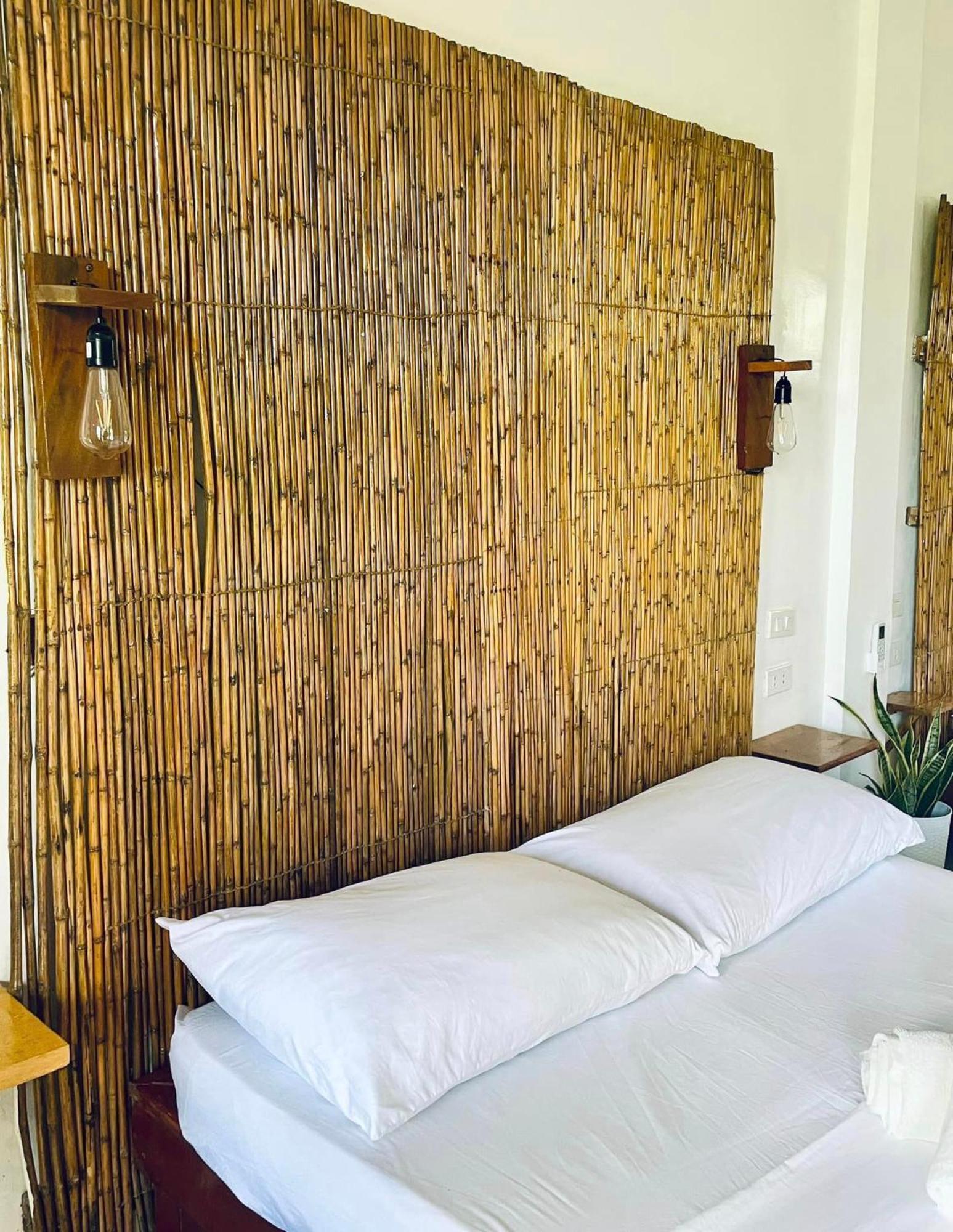 Siargao Sunflower Suites جنرال لونا المظهر الخارجي الصورة