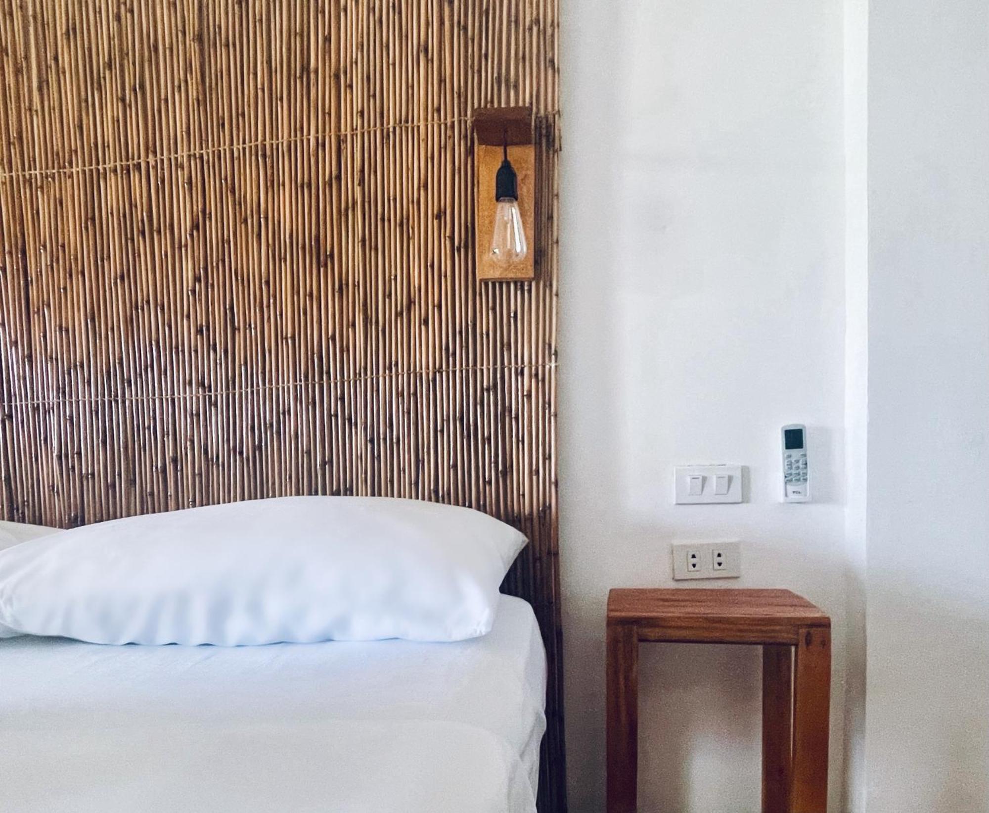Siargao Sunflower Suites جنرال لونا المظهر الخارجي الصورة